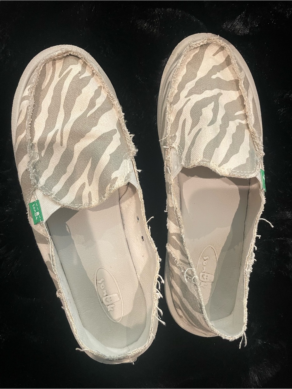 Sanuk Women's Beige & Cream Zebra-Print Slip-On Flats